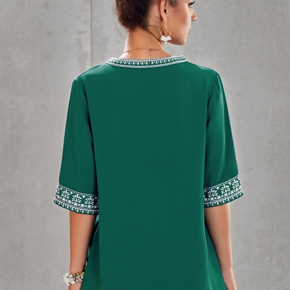 Set of two BOUTIQUE TOPS from a Classy BOUTIQUE sizes LARGE  XL - Picture 2 of 7